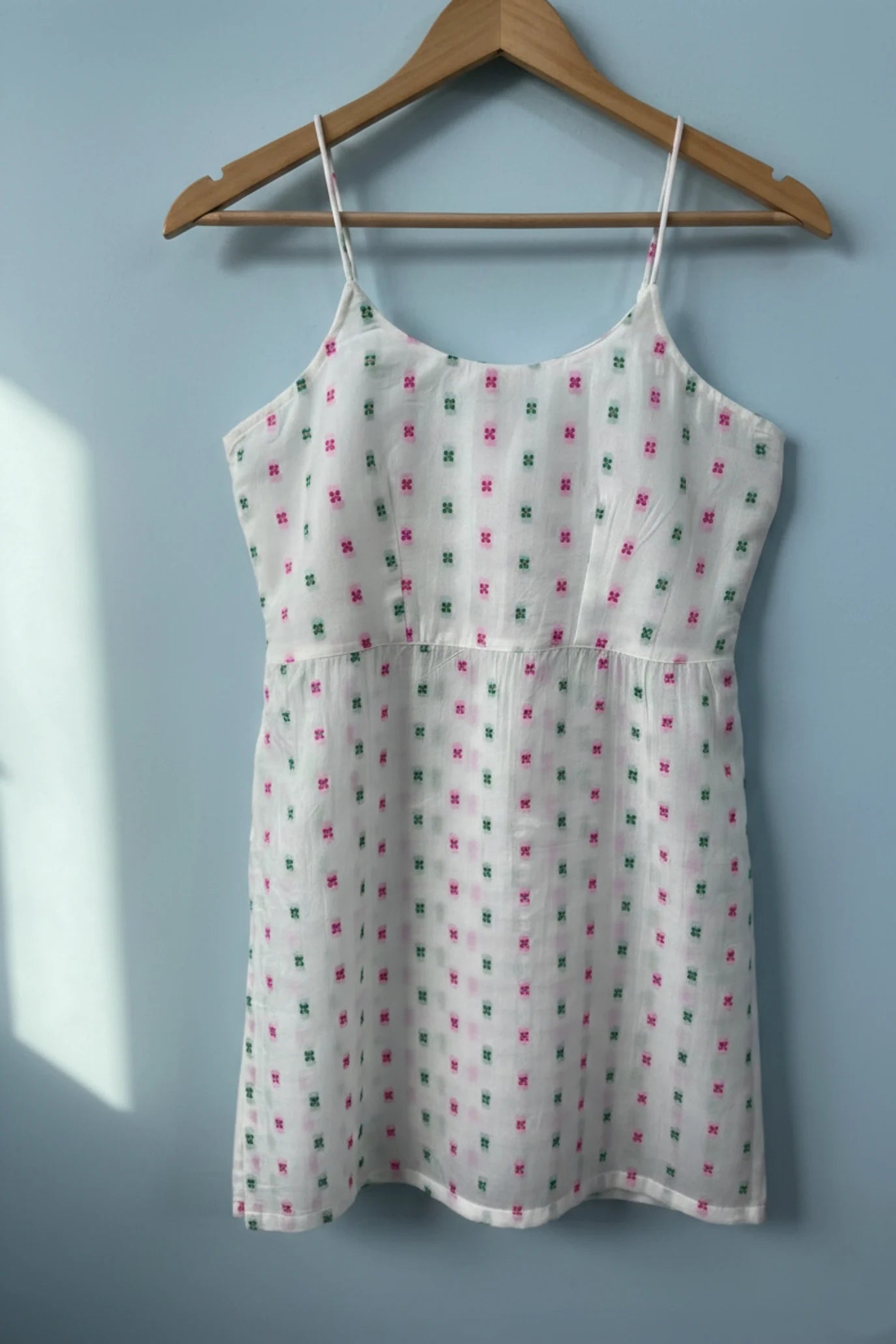 Sleeveless Short Crepe Kurti