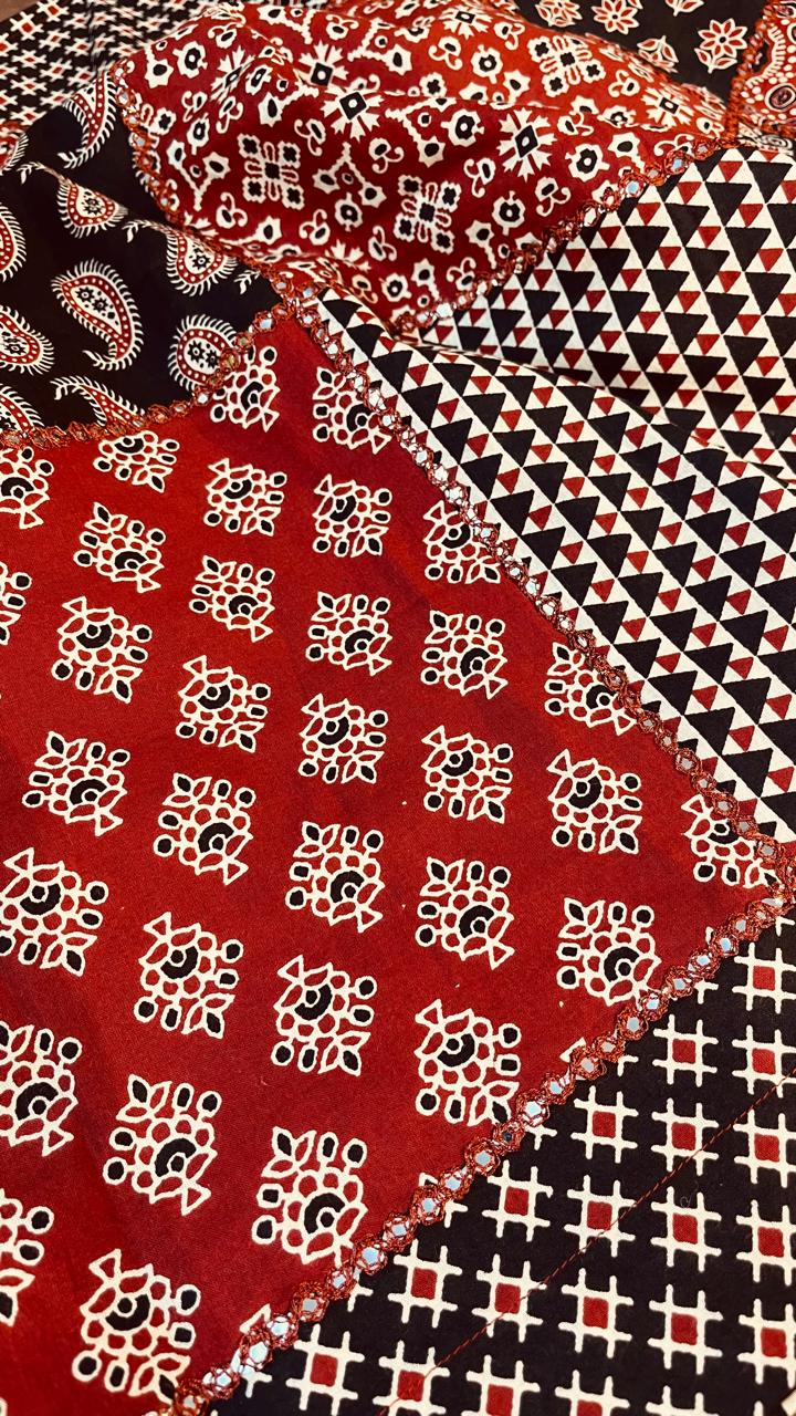 Enhance your collection with this long kurti for women. Combining a traditional jaipuri kurti print with intricate mirrors, it’s the perfect long jaipuri kurti for women.