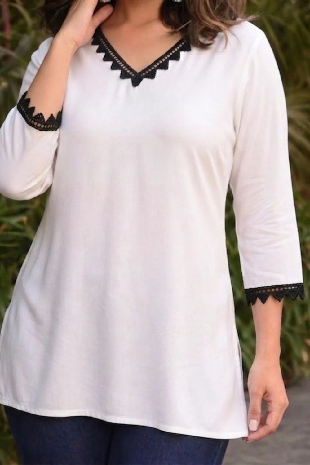 White Short V-Neck Kurti